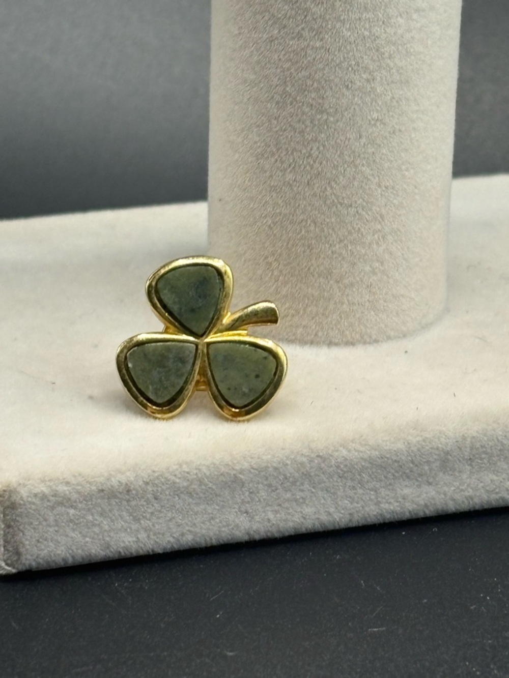 Vintage Shamrock Tie Tack Pin Green Stone (Nephrite) Gold Tone Clover Lapel